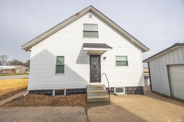 $215,000 | 2916 Brosmer Street, Jasper, IN 47546