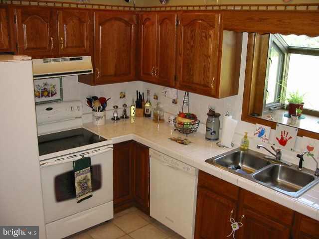 144 North Middlesex Road Carlisle, PA 17013 - Photo 4 of 9 Gallery Image 4