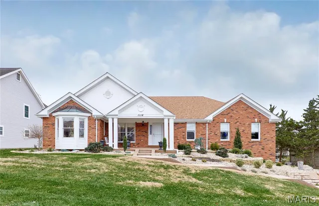 $644,500 | 1116 South Charlemagne Drive, Lake St. Louis, MO 63367