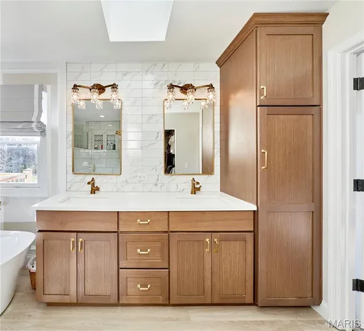 $644,500 | 1116 South Charlemagne Drive, Lake St. Louis, MO 63367