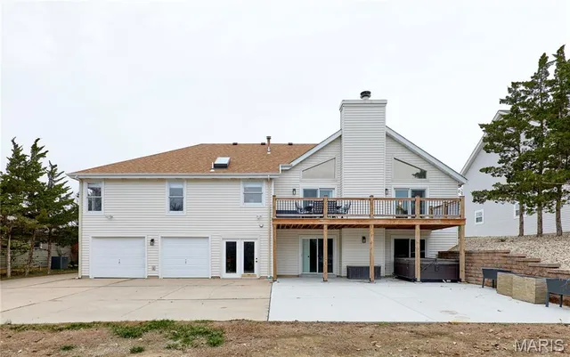 $644,500 | 1116 South Charlemagne Drive, Lake St. Louis, MO 63367