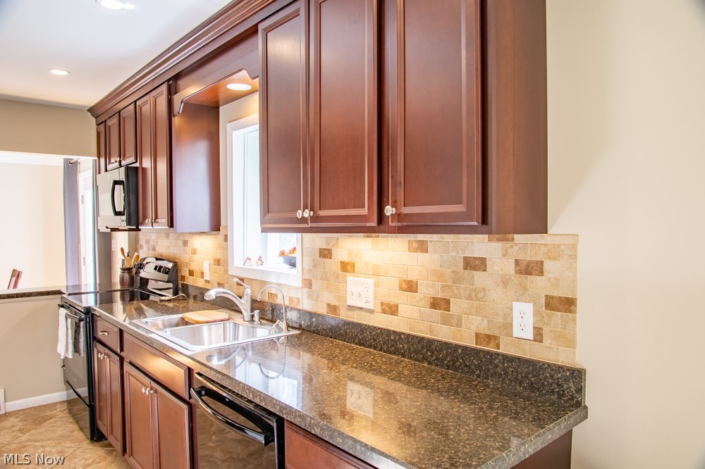 1384 Haverston Road Lyndhurst, OH 44124 - Photo 10 of 30 Gallery Image 10