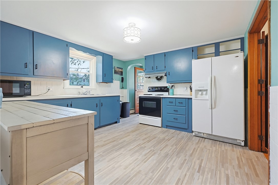 18 Adelaide Avenue Smithfield, RI 02917 - Photo 7 of 23