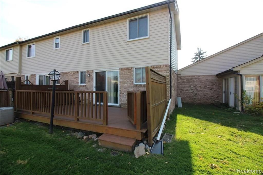 45571 Ledgewood Street Macomb, MI 48044 - Photo 7 of 27