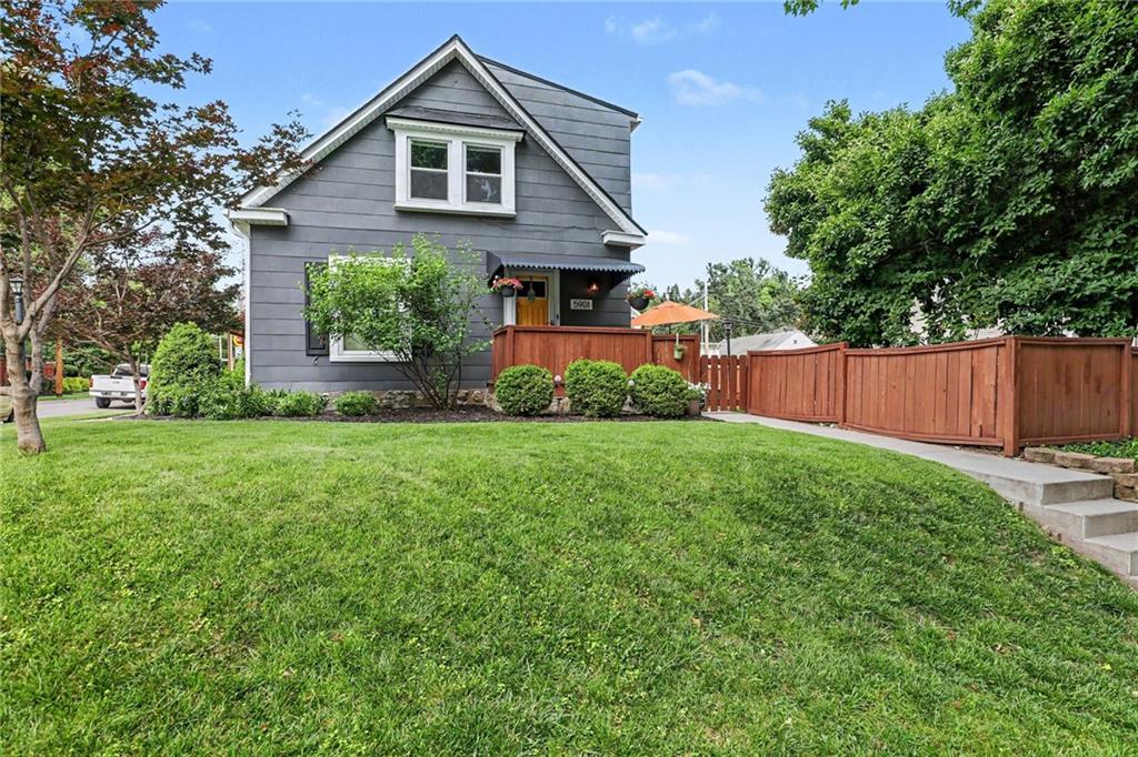 5901 Rockhill Road Kansas City, MO 64110 - Photo 2 of 29
