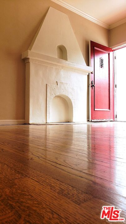 4124 Monroe Street Los Angeles, CA 90029 - Photo 4 of 29 a view of a livingroom with wooden floor