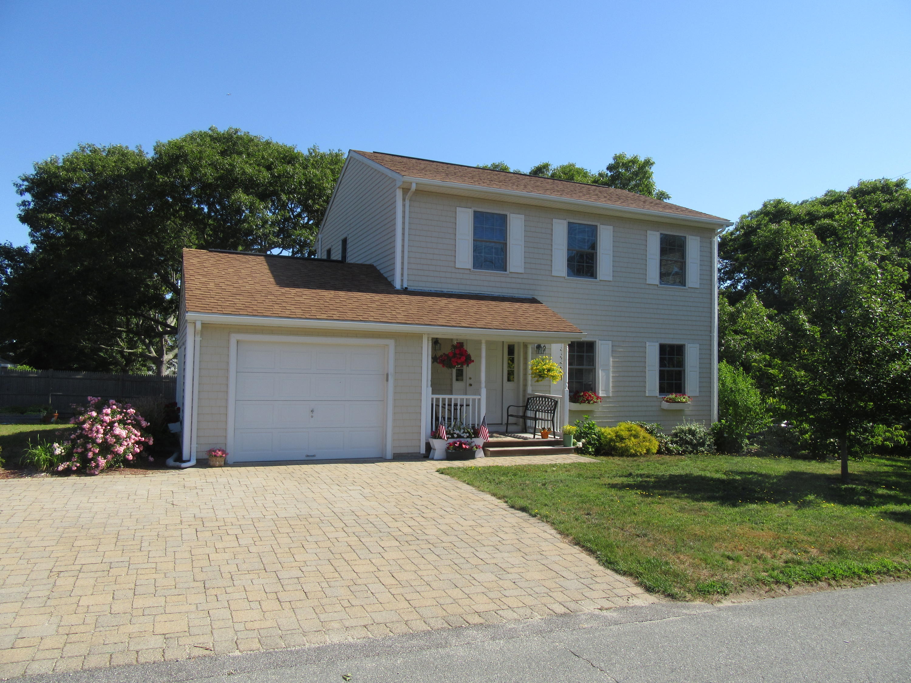 a front view of house with yard