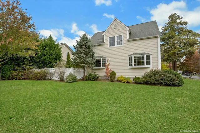 $1,395,000 | 95 Clarence Road, Scarsdale, NY 10583
