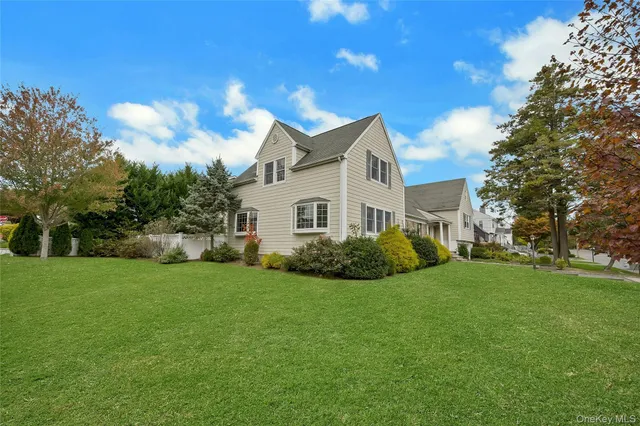 $1,395,000 | 95 Clarence Road, Scarsdale, NY 10583