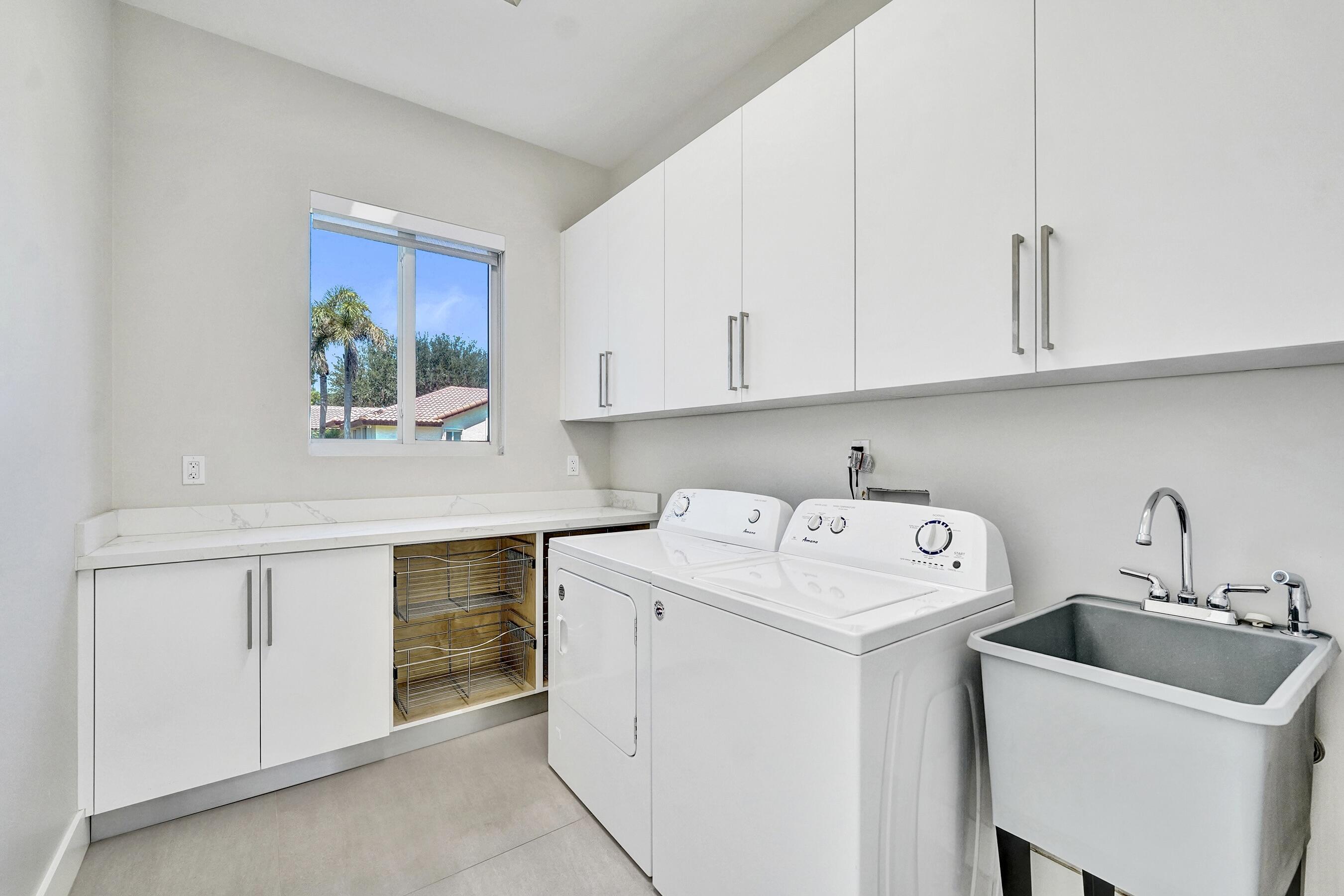 11201 Southwest 3rd Street Plantation, FL 33325 - Photo 40 of 79 Laundry room - 1st floor