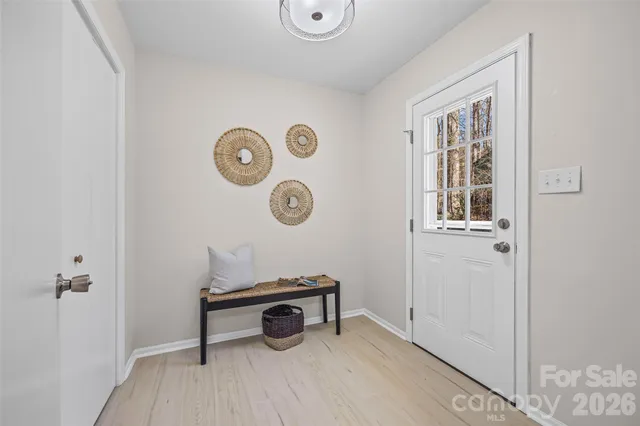 a view of a livingroom with furniture