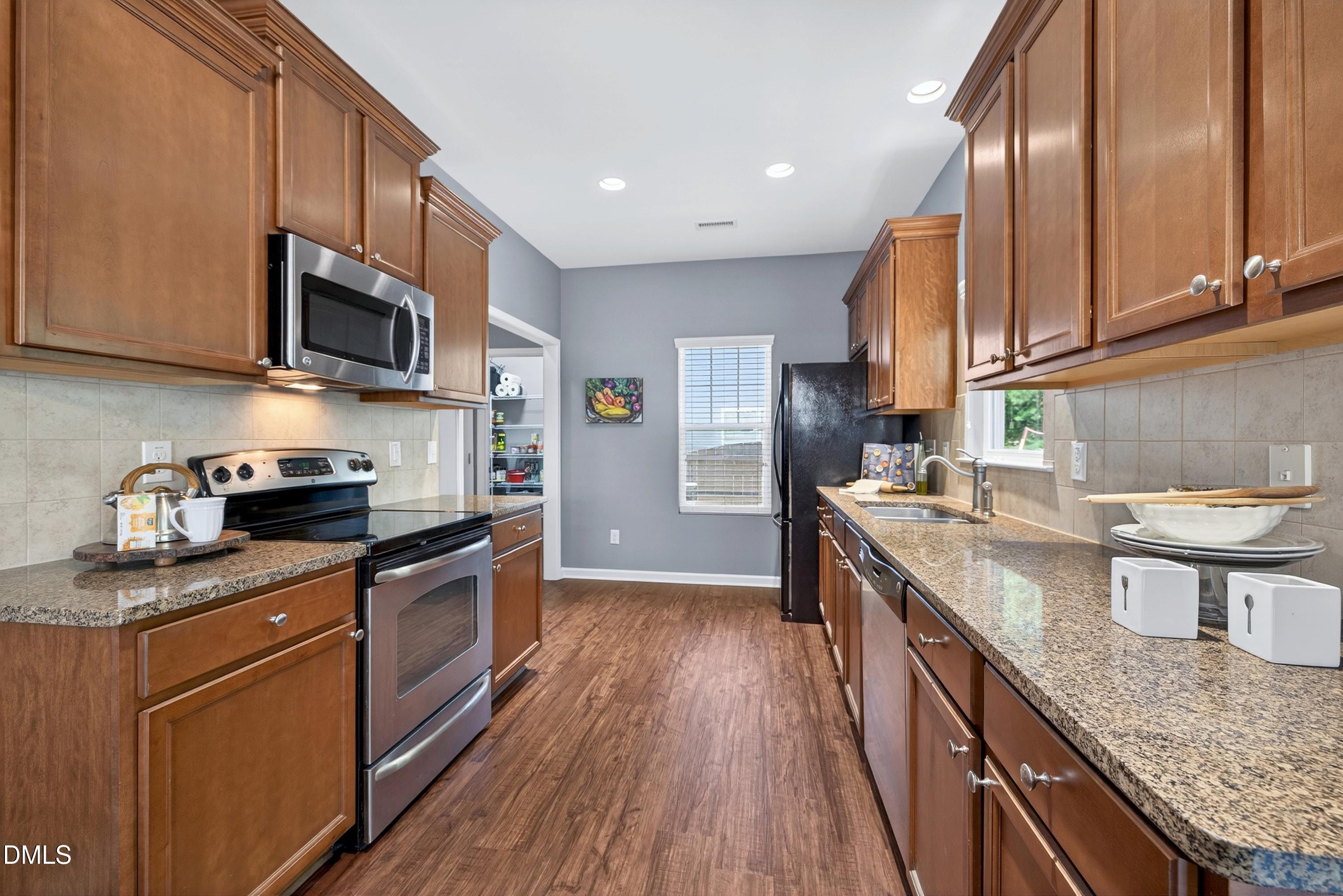 644 Smith Ridge Way Fuquay-Varina, NC 27526 - Photo 3 of 49 _B5A2799-3000
