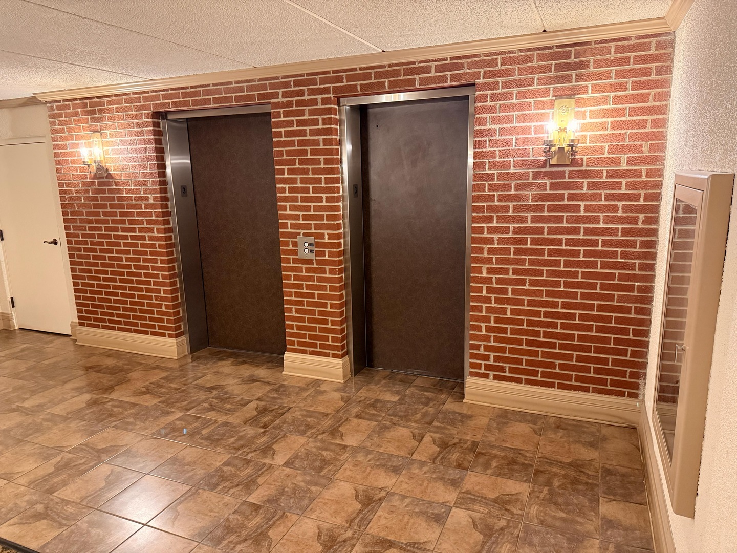 2066 St Johns Avenue, Unit 304 Highland Park, IL 60035 - Photo 2 of 18 a view of front door