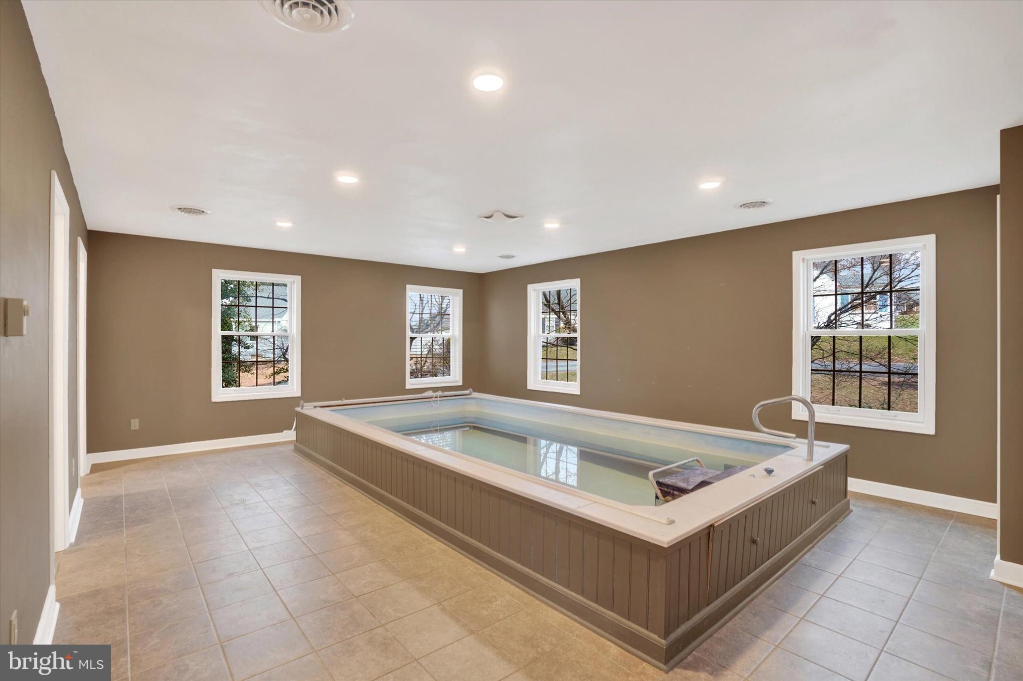 22 Ridgeway Drive York, PA 17404 - Photo 15 of 27 Gallery Image 15
