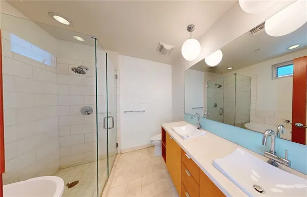 $1,499,999 | 3450 Cahuenga Boulevard, Unit 301, Los Angeles, CA 90068