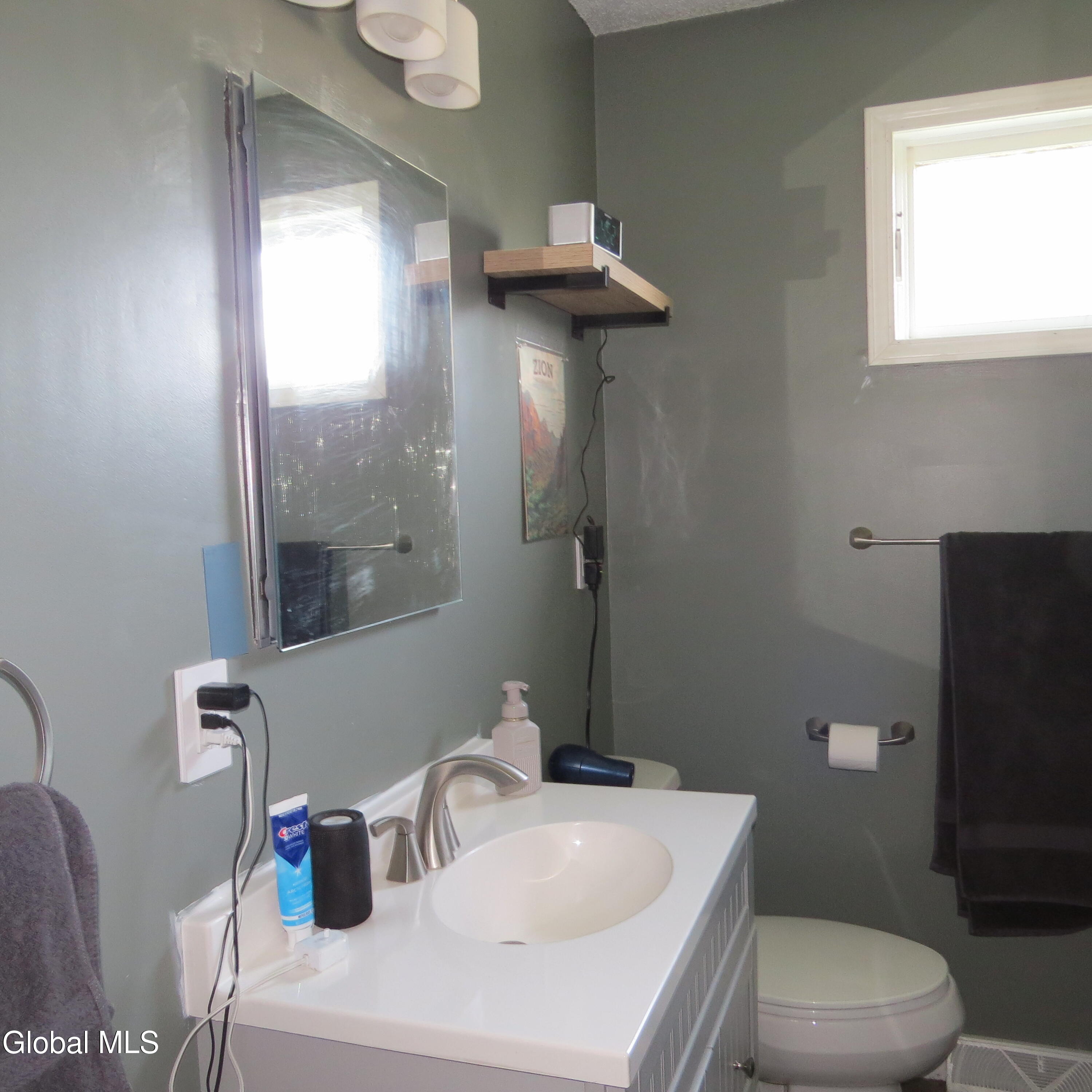 455 Chiswell Road Schenectady, NY 12304 - Photo 26 of 39 IMG_1434