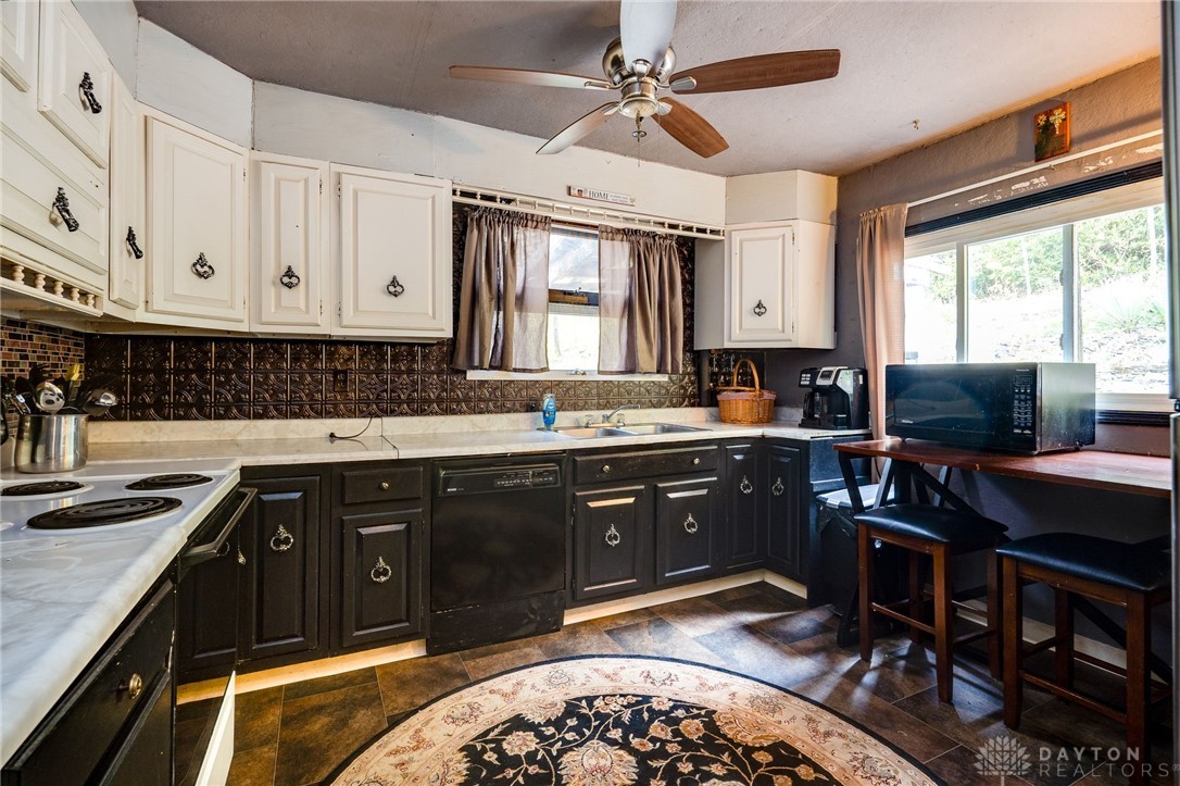 2456 Moore Road Hamilton, OH 45013 - Photo 8 of 37