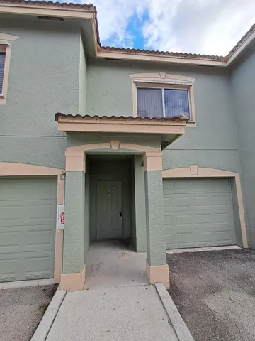 $2,200 | 280 Crestwood Circle, Unit 102, Royal Palm Beach, FL 33411