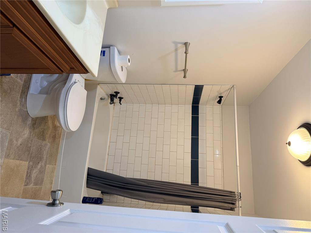 905 Madison Street Gillespie, IL 62033 - Photo 5 of 12