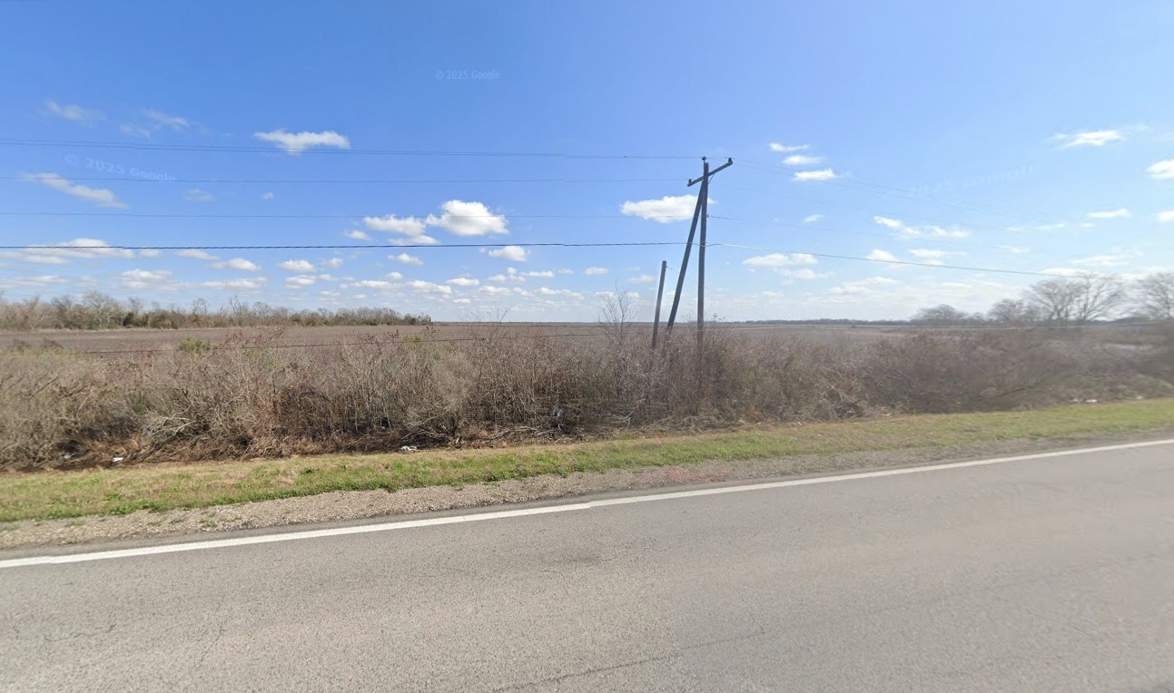 2 B Fm 521 Rosharon, TX 77583 - Photo 2 of 6 a view of a basketball court