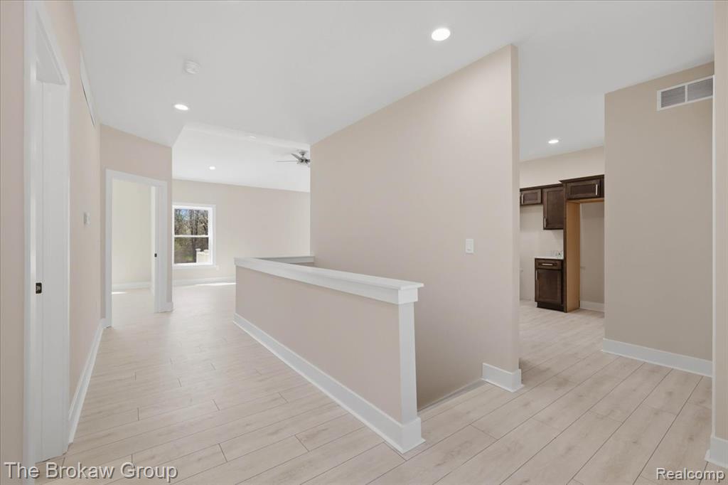 3365 Meadow Ridge Court Davison, MI 48423 - Photo 8 of 46