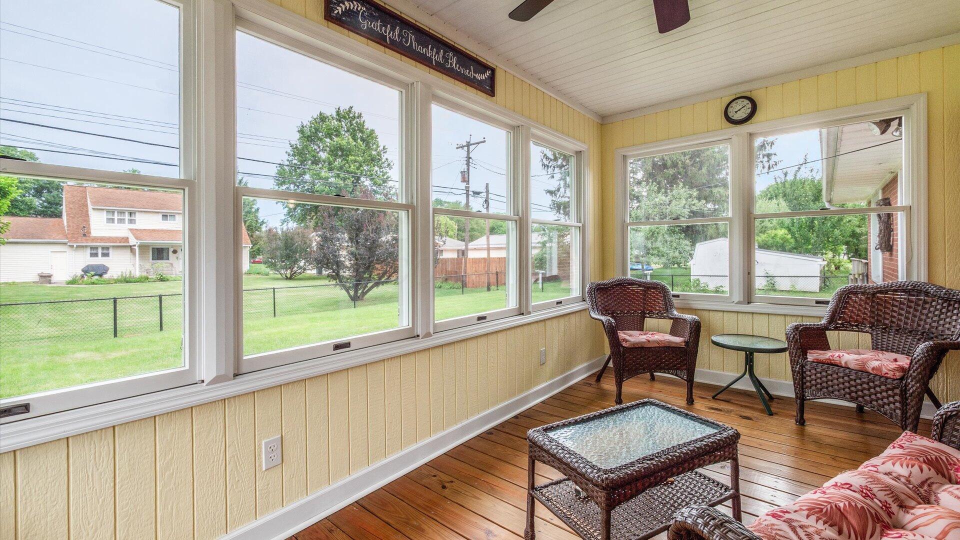 452 Jefferson Road Newark, OH 43055 - Photo 14 of 31 Sunroom