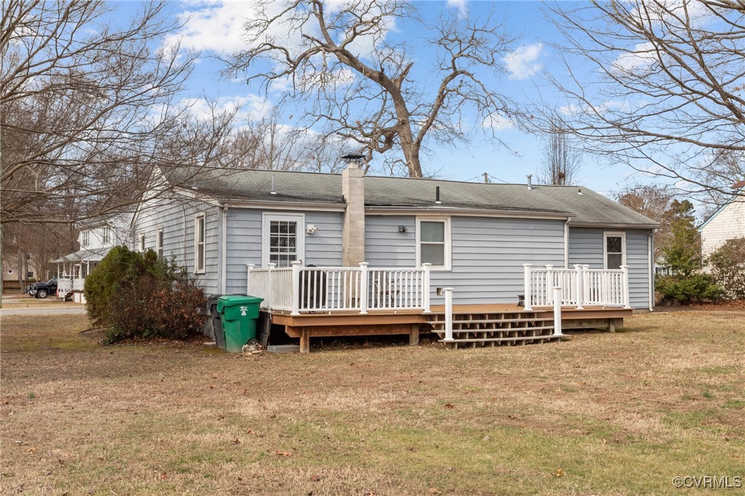 911 Maple Street Ashland, VA 23005 - Photo 33 of 35 a front view of a house with a yard