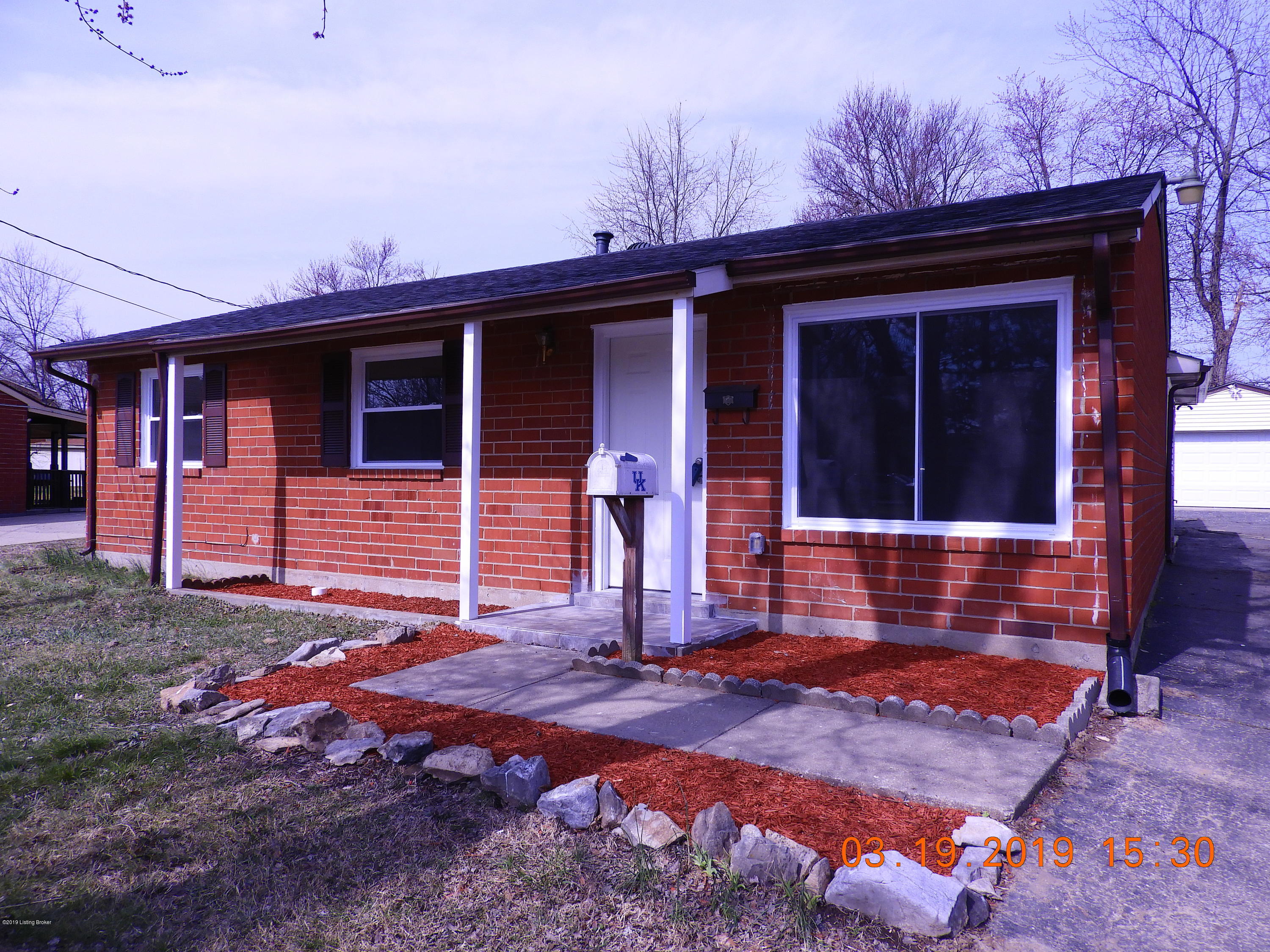 301 Mac Brae Road Louisville, KY 40214 - Photo 1 of 52 Front of the property