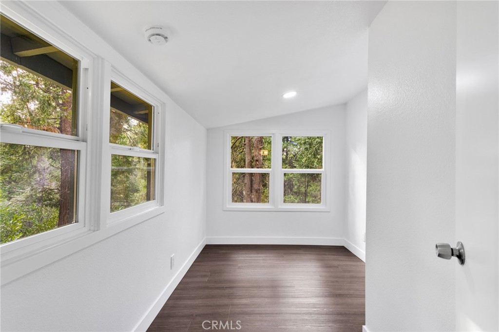 480 Valley Road Crestline, CA 92325 - Photo 18 of 33