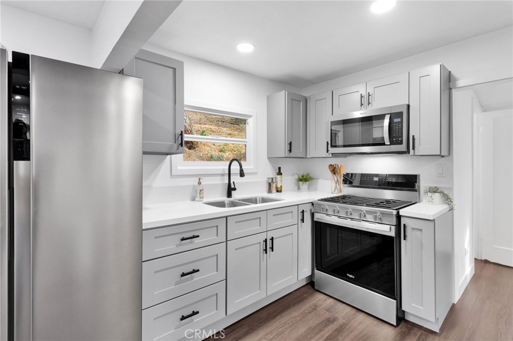 480 Valley Road Crestline, CA 92325 - Photo 8 of 33