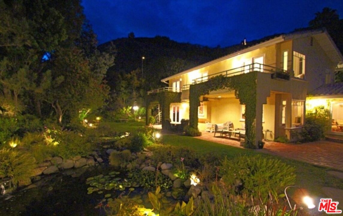 20434 Seaboard Road Malibu, CA 90265 - Photo 12 of 37 a view of a yard