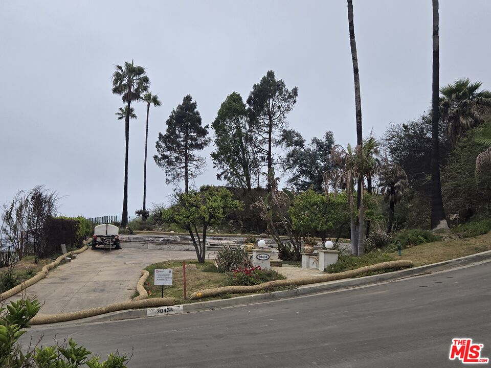 20434 Seaboard Road Malibu, CA 90265 - Photo 31 of 37 a view of a street with houses