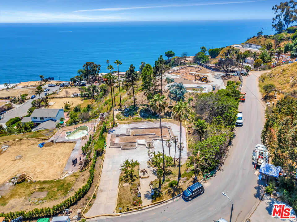 20434 Seaboard Road Malibu, CA 90265 - Photo 4 of 37 a view of a city
