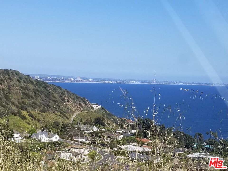 20434 Seaboard Road Malibu, CA 90265 - Photo 6 of 37 a view of an ocean