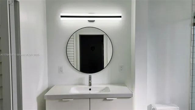 $1,900 | 2489 Southwest 11th Street, Unit 2, Miami, FL 33135