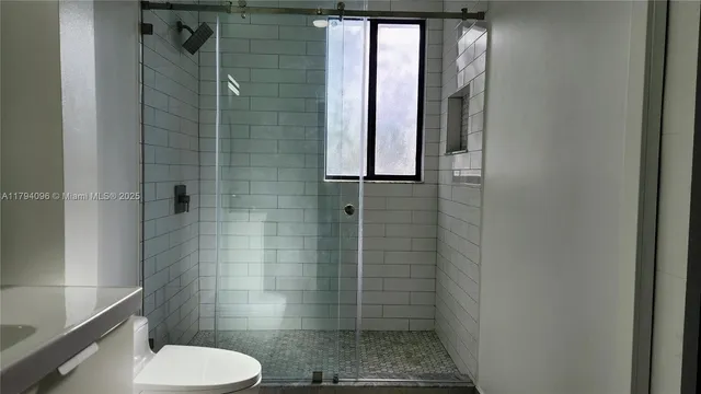 $1,900 | 2489 Southwest 11th Street, Unit 2, Miami, FL 33135