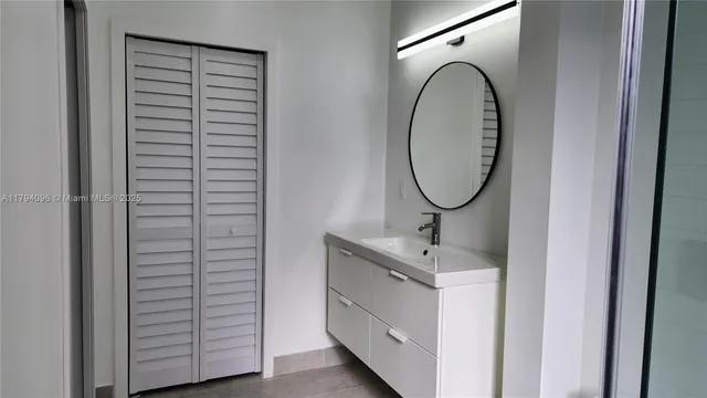 $1,900 | 2489 Southwest 11th Street, Unit 2, Miami, FL 33135