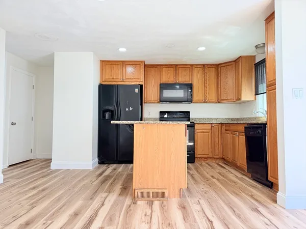 $2,800 | 70 Broadway, Unit 24, North Attleboro, MA 02760
