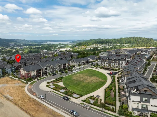 a picture of a wall with a white wall