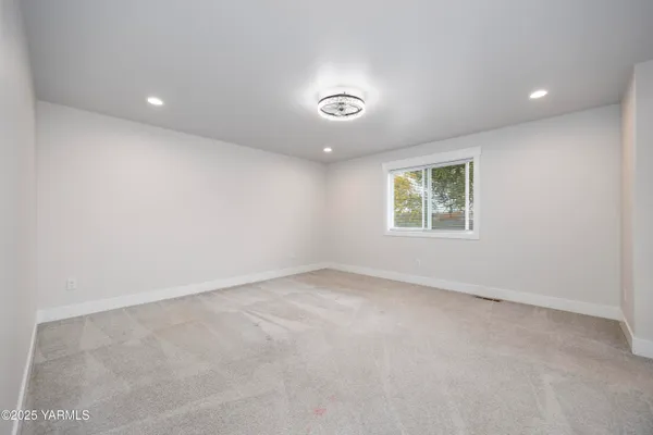 $515,500 | 1901 Beacon Road, Grandview, WA 98930