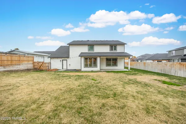 $515,500 | 1901 Beacon Road, Grandview, WA 98930