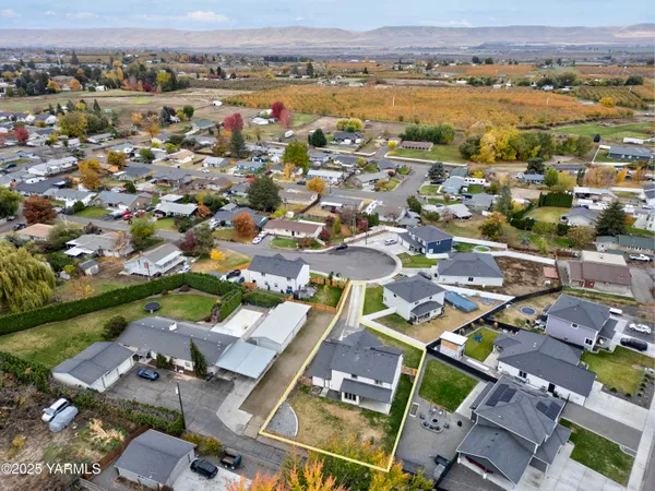 $515,500 | 1901 Beacon Road, Grandview, WA 98930