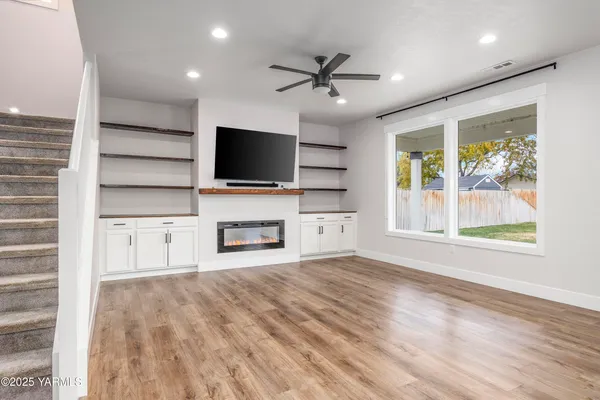 $515,500 | 1901 Beacon Road, Grandview, WA 98930