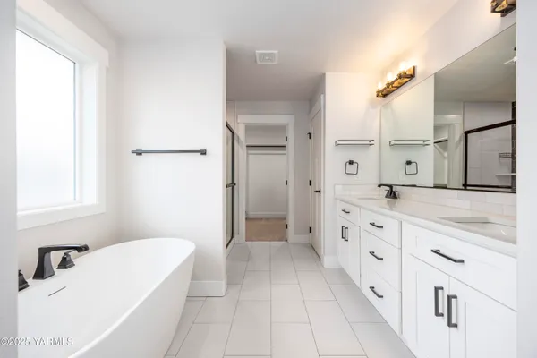 $515,500 | 1901 Beacon Road, Grandview, WA 98930