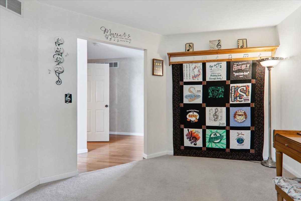 708 Havens Drive Hudson, IL 61748 - Photo 16 of 44