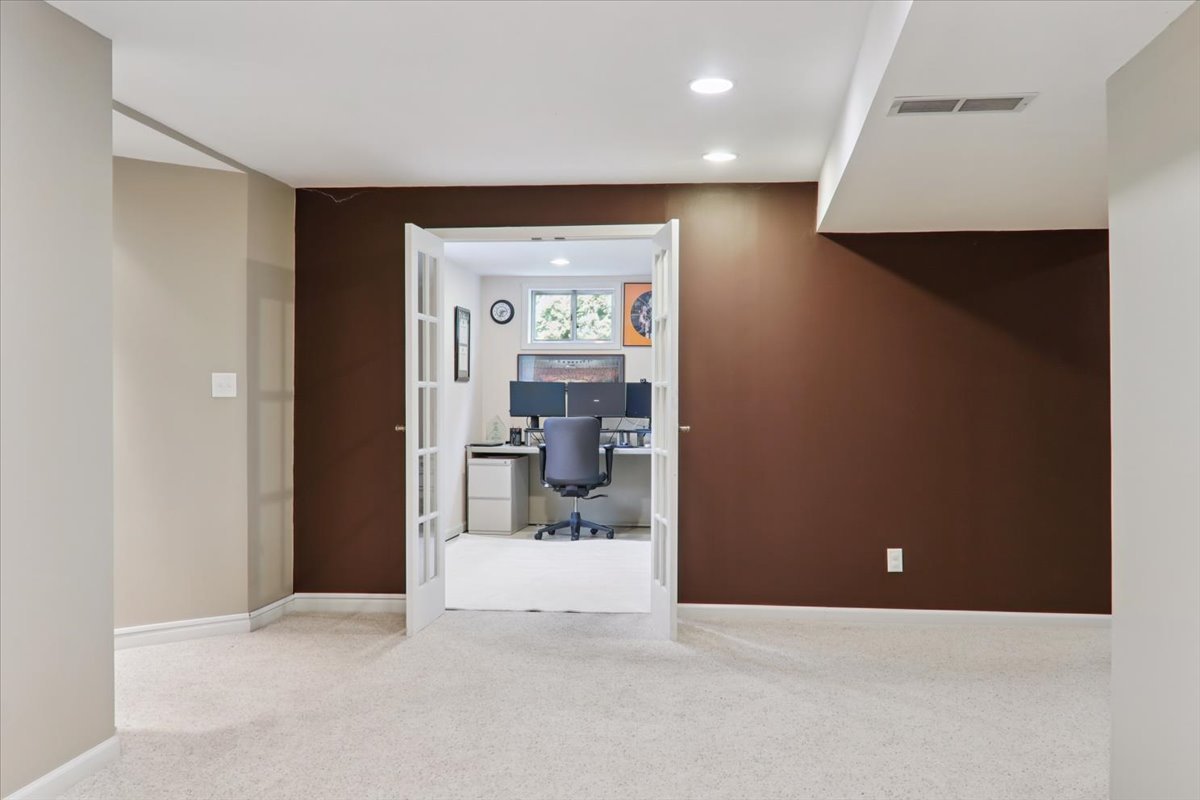 708 Havens Drive Hudson, IL 61748 - Photo 33 of 44