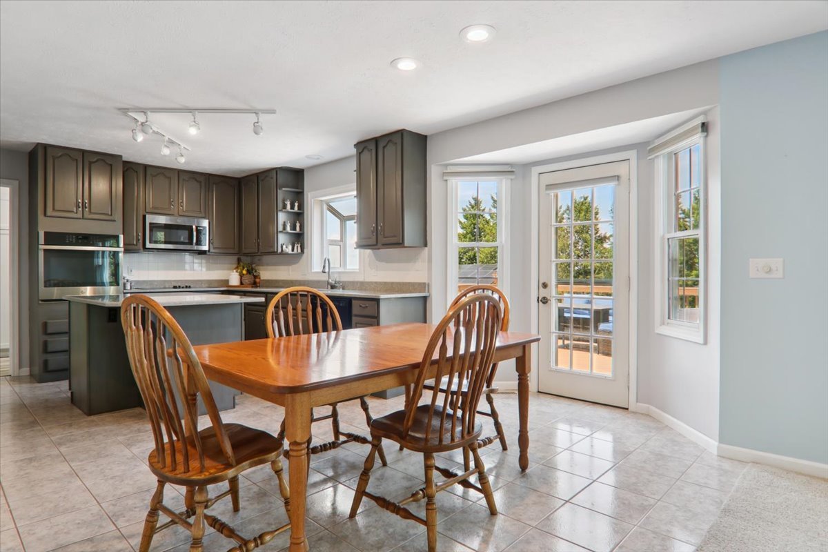 708 Havens Drive Hudson, IL 61748 - Photo 9 of 44