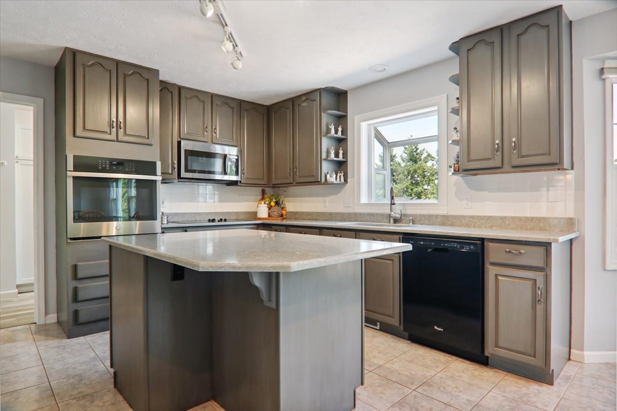 708 Havens Drive Hudson, IL 61748 - Photo 10 of 44