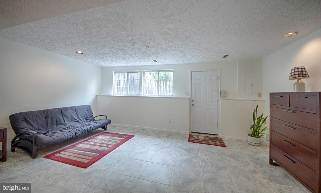 7583 Aspenpark Road Lorton, VA 22079 - Photo 14 of 18 Interior (General)