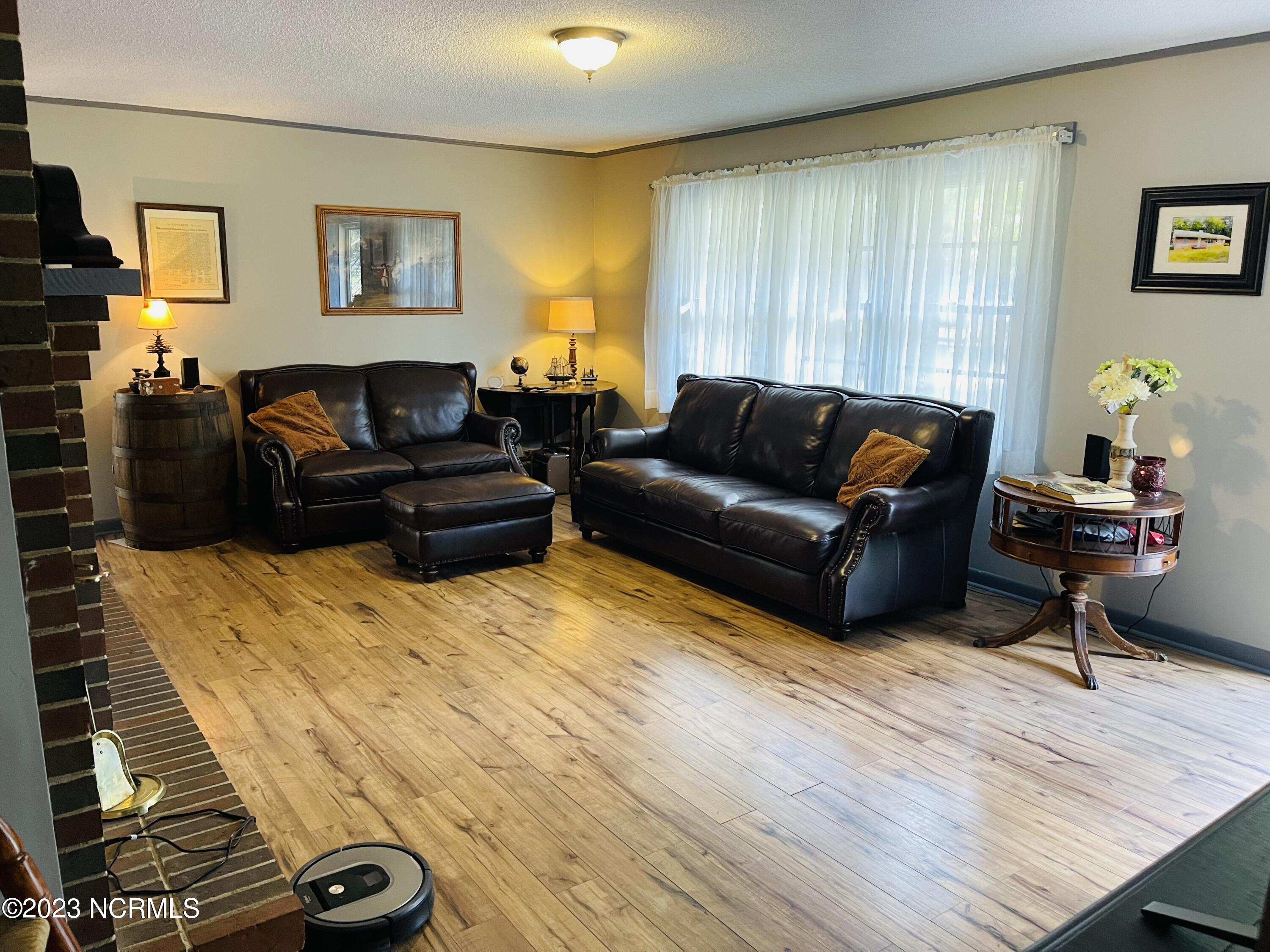 792 Roberts Road Newport, NC 28570 - Photo 7 of 52 living room